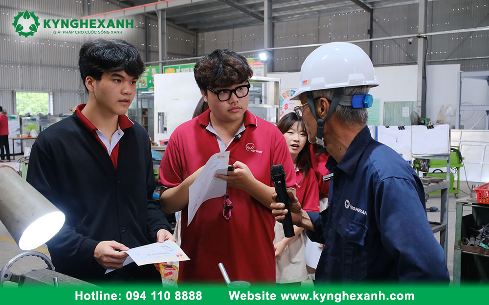 Học sinh trường Việt Nhật tham quan nhà máy Kỹ Nghệ Xanh