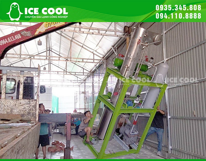 Đội ngũ kĩ thuật viên ICE COOL chuyên nghiệp lắp máy nhanh chóng