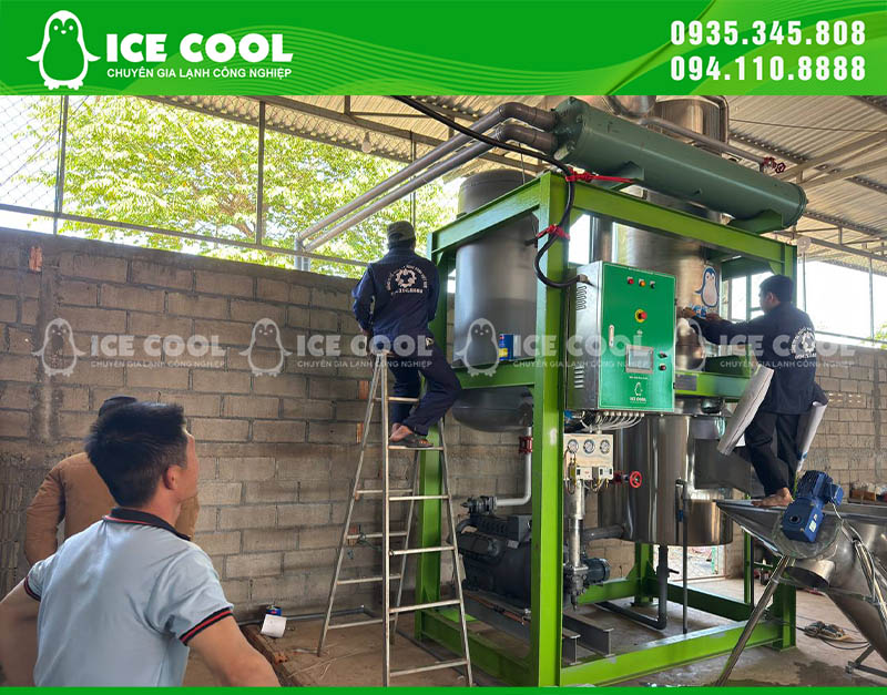 Đội ngũ kĩ thuật viên ICE COOL lắp đặt tận tình, chuyên nghiệp