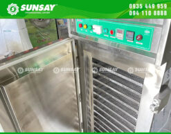 Toàn bộ khung máy và khay sấy đều được chế tạo bằng inox 304 đảm bảo vệ sinh an toàn thực phẩm