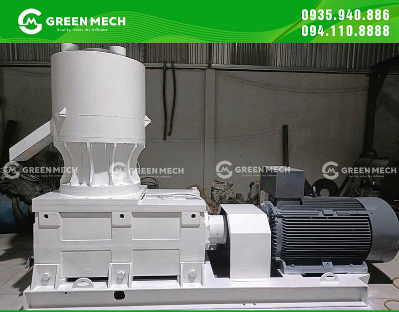 Nguyên liệu đầu vào là váng lạng, dăm gỗ, mùn cưa,...