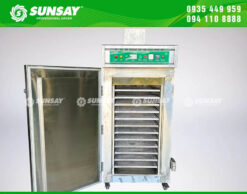 Với thiết kế 12 khay lưới đi kèm một khay hứng ở dưới cùng, máy sấy SUNSAY 12 khay có khả năng xử lý từ 50 đến 60 kg nguyên liệu mỗi mẻ sấy