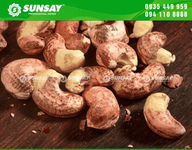 Hạt điều sau khi rang chín đều, thơm