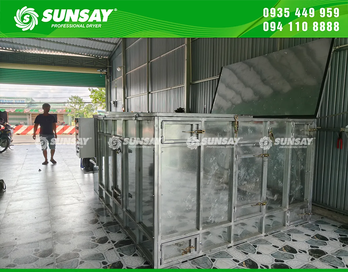 Máy được chế tạo bằng tôn kẽm chất lượng cao, bền bỉ với thời gian