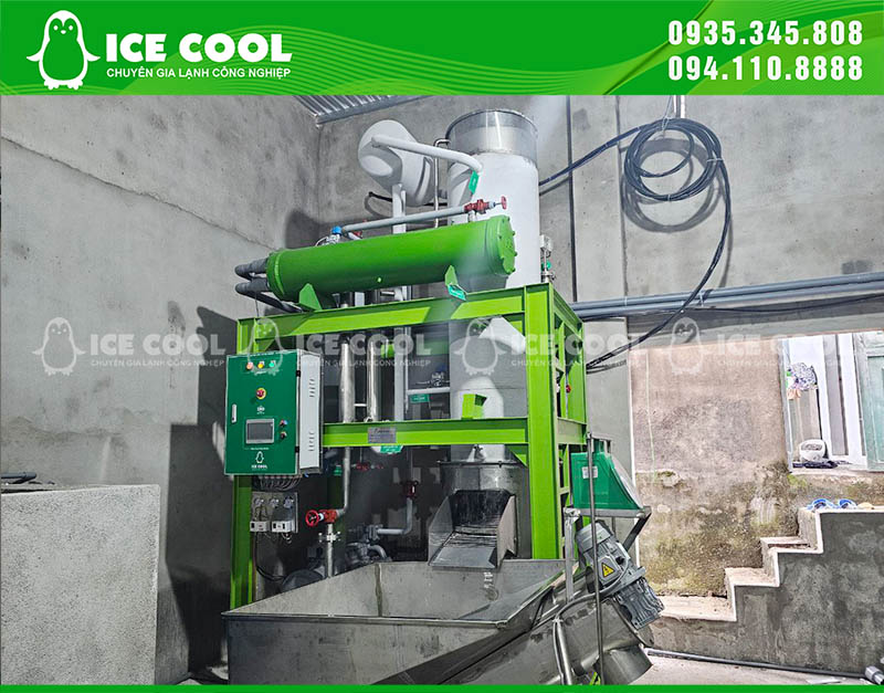 Máy hoạt động ổn định ngay từ mẻ đá đầu tiên, cho đá trong, chắc, lâu tan.