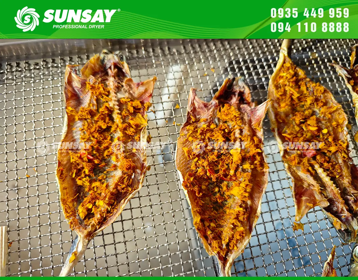 Cá sau khi sấy có màu đẹp, khô đều mà không cần đảo trở 