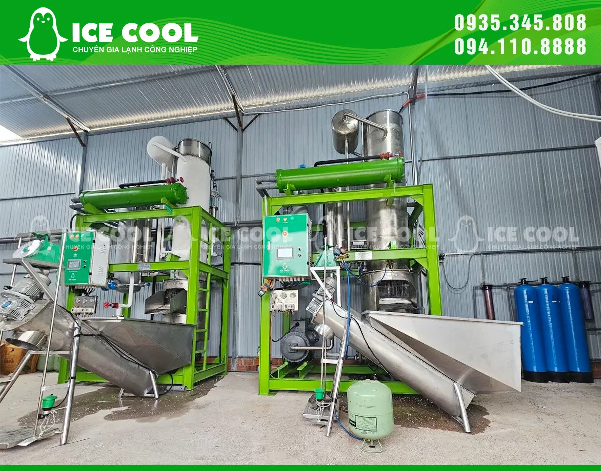 Máy đá viên 3 tấn và máy đá cà phê 5 tấn ICE COOL sẵn sàng vận hành, mang đến thành phẩm đá đều, già đá, sạch và lâu tan.