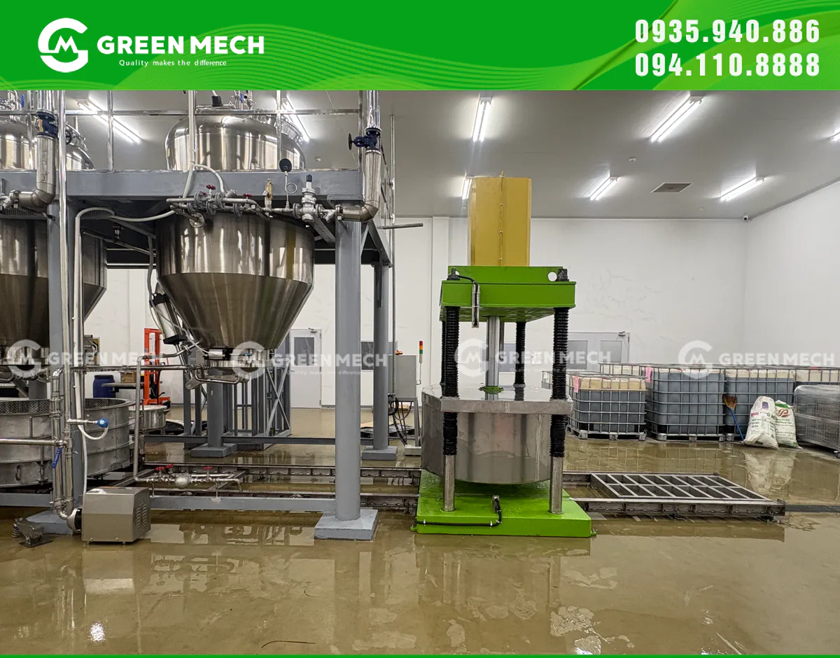 GREEN MECH ưu tiên test nguyên liệu thực tế trước khi cam kết kg/mẻ, độ ẩm sau ép hoặc tỷ lệ nước tách, giúp cấu hình máy sát với nhu cầu từng nhà máy.