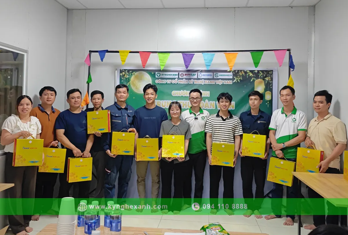 Tặng quà Trung Thu đoàn viên KNX 2026